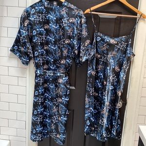 NWT Emily & Stacy nightgown & robe set size 2X floral blue, pink & black print